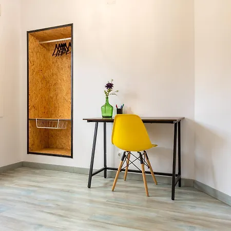 Nomada Castillo _ Vut-le-251 *