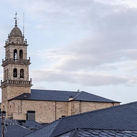 Nomada Castillo _ Vut-le-251 Ponferrada