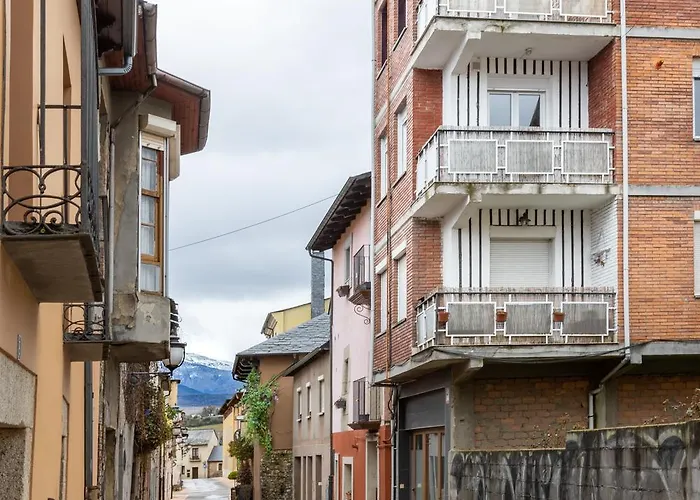 Nomada Castillo _ Vut-le-251 * Ponferrada
