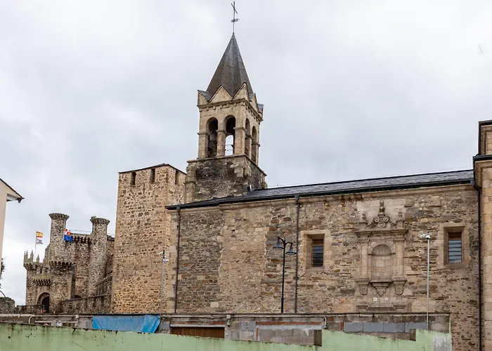 Nomada Castillo _ Vut-le-251 Apartment