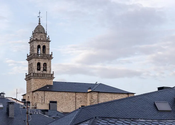 Nomada Castillo _ Vut-le-251 Ponferrada