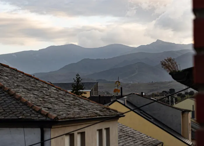 Nomada Castillo _ Vut-le-251 Ponferrada